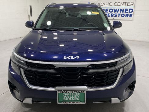 Used 2024 Kia Seltos EX image 3