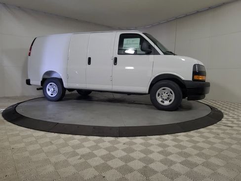 New 2025 Chevrolet Express 2500 w/ Communications Package image 10