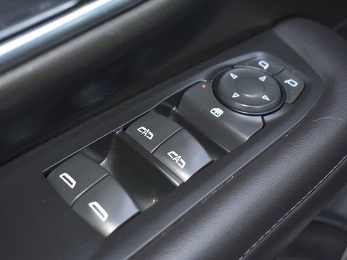 Used 2021 GMC Yukon XL SLE image 15