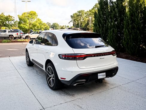Used 2026 Porsche Macan AWD/4WD image 8
