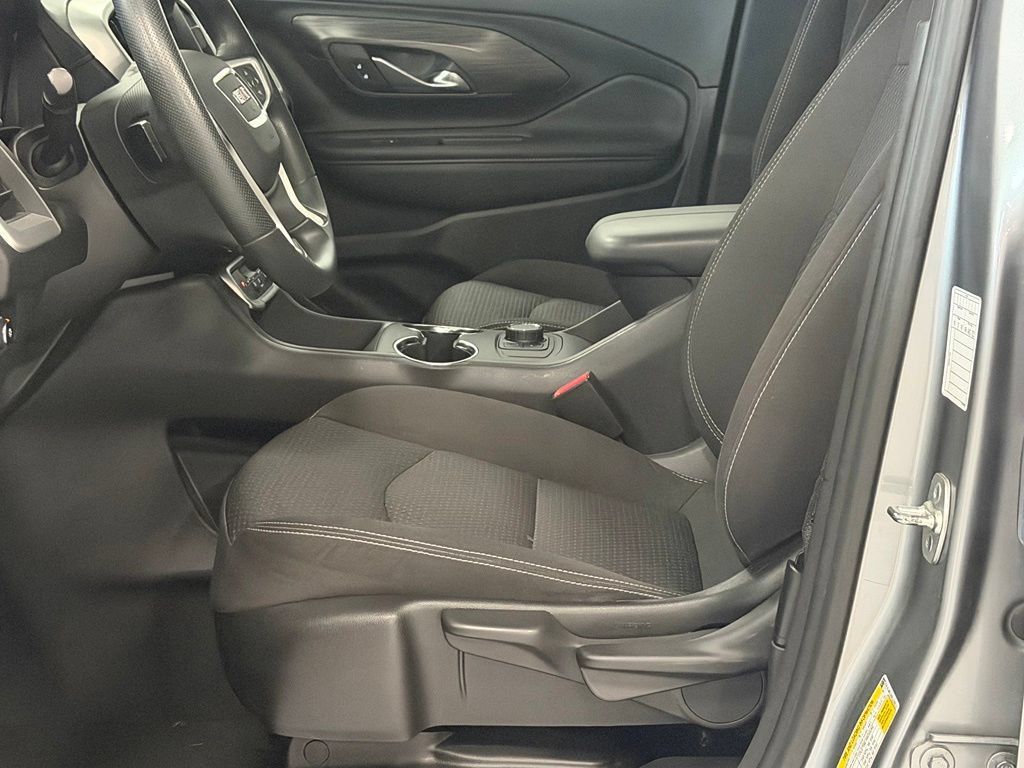 Used 2024 GMC Terrain SLE FWD image 12