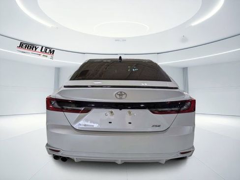 Used 2025 Toyota Camry XSE FWD image 4