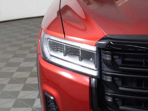 Used 2021 GMC Acadia SLT w/ Elevation Edition image 18