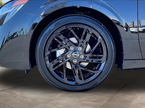New 2027 Nissan Sentra SR w/ SR Premium Package FWD image 9