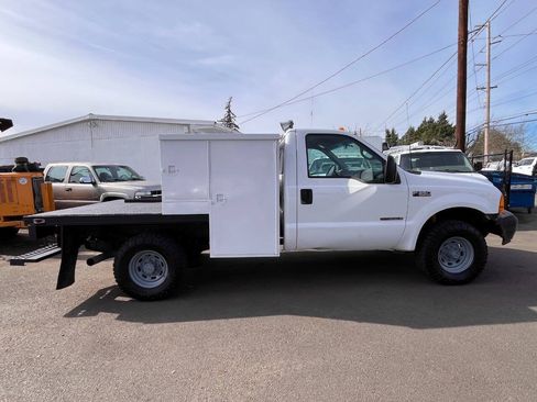 Used 2000 Ford F350 4x4 Regular Cab Super Duty image 3
