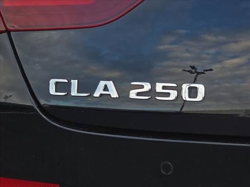 Used 2025 Mercedes-Benz CLA 250 4MATIC image 9