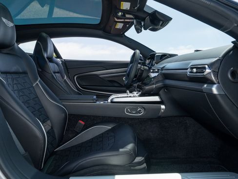 Used 2026 Aston Martin Vanquish RWD image 16