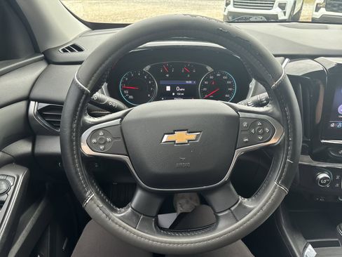 Used 2020 Chevrolet Traverse LT w/ LT Premium Package AWD/4WD image 17