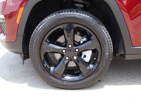 Used 2024 Jeep Grand Cherokee Limited w/ Black Appearance Package RWD image 8