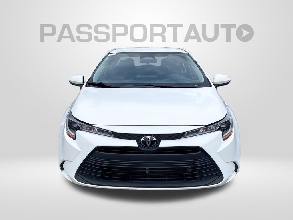 Used 2025 Toyota Corolla LE FWD image 12