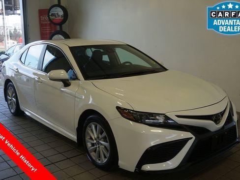 Used 2024 Toyota Camry SE AWD/4WD image 1