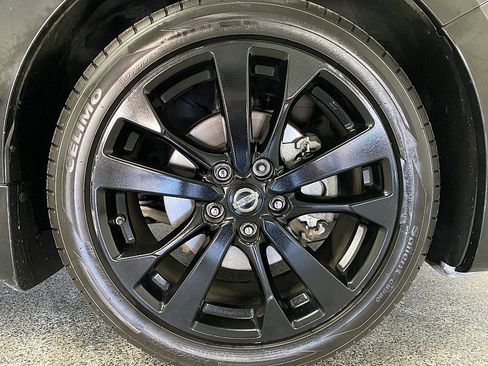 Used 2018 Nissan Altima 2.5 SR w/ SR Midnight Edition image 25