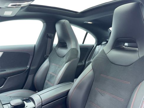 Used 2022 Mercedes-Benz CLA 250 4MATIC image 32