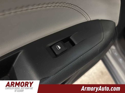 Used 2022 Jeep Compass Limited image 24