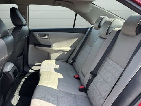 Used 2017 Toyota Camry SE image 26