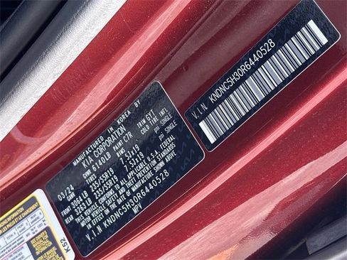 Used 2024 Kia Carnival EX image 30