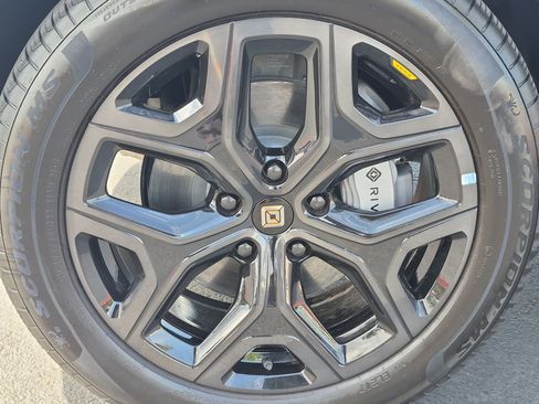 Used 2026 Rivian R1S Adventure AWD/4WD image 13