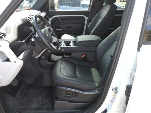Used 2025 Land Rover Defender 110 S AWD/4WD image 5