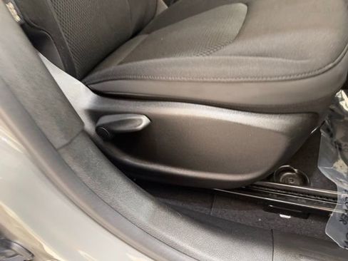 Used 2019 Jeep Renegade Altitude w/ Quick Order Package 22M image 18