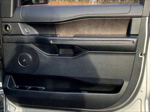 Used 2021 Ford Expedition Limited RWD image 23
