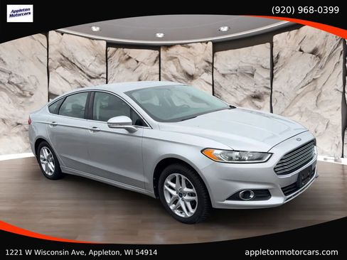 Used 2014 Ford Fusion SE w/ Equipment Group 202A image 3