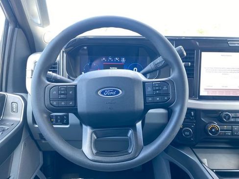 New 2026 Ford F250 XLT w/ XLT Premium Package AWD/4WD image 17