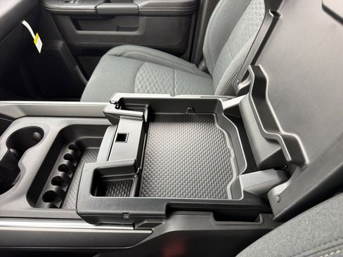 New 2026 RAM 2500 Big Horn AWD/4WD image 27