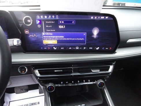 Used 2026 Chevrolet Traverse LT image 6