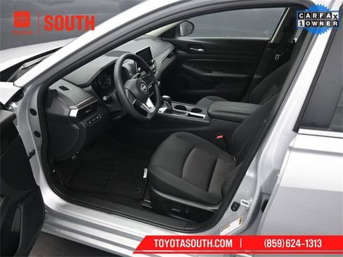 Used 2025 Nissan Altima 2.5 SV image 9