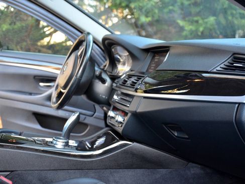 Used 2015 BMW 528i xDrive Sedan image 9
