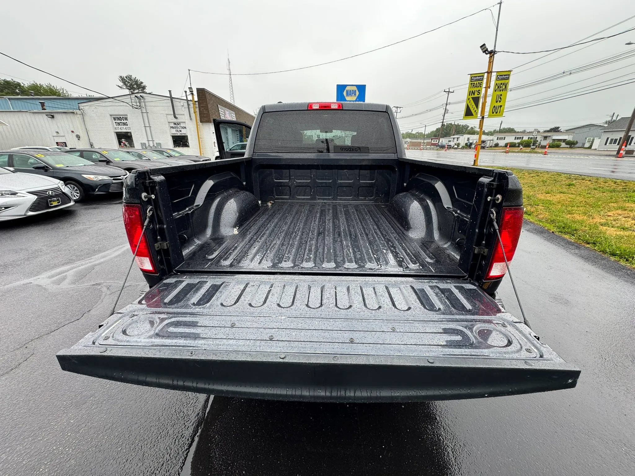 Used 2017 RAM 1500 Express AWD/4WD image 12