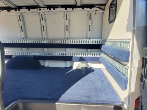 Used 2018 Chevrolet Express 2500 image 17
