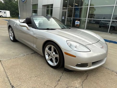 Used 2005 Chevrolet Corvette Convertible w/ Preferred Equipment Group RWD image 27