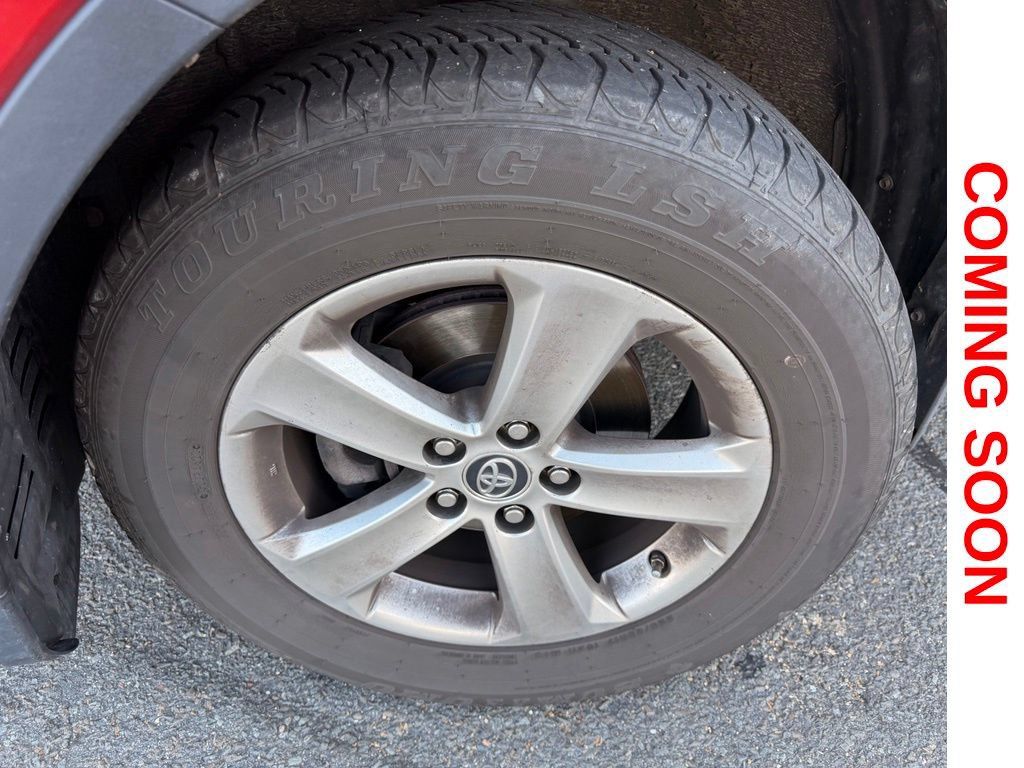 Used 2015 Toyota RAV4 XLE AWD/4WD image 4