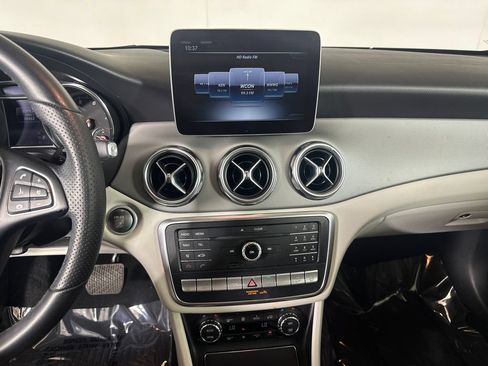 Certified 2020 Mercedes-Benz GLA 250 4MATIC image 28