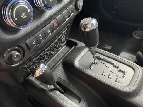 Used 2013 Jeep Wrangler Unlimited Sport image 20