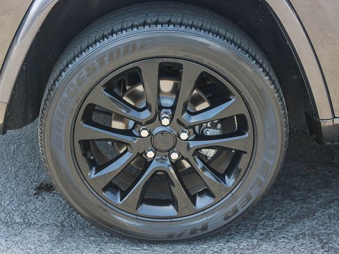 Used 2020 Jeep Grand Cherokee Altitude RWD image 12