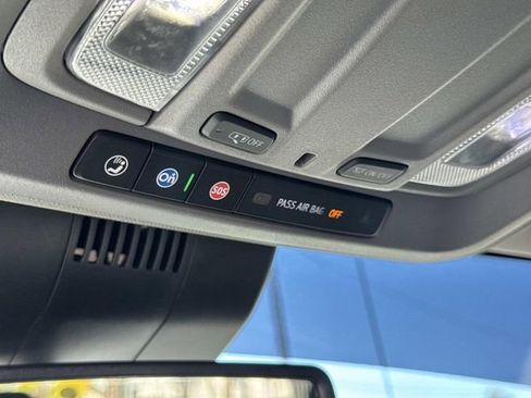 Used 2022 Chevrolet Silverado 1500 LTZ image 30