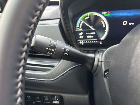 Certified 2025 Subaru Forester Premium image 30