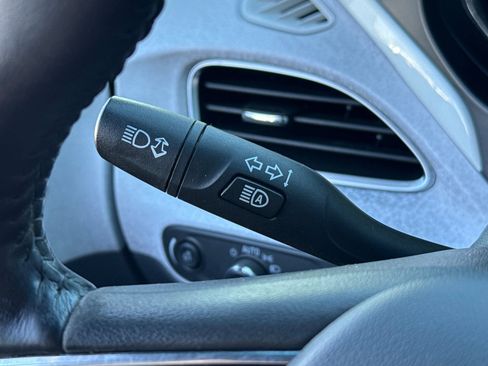 Used 2020 Chevrolet Bolt Premier w/ Infotainment Package image 35