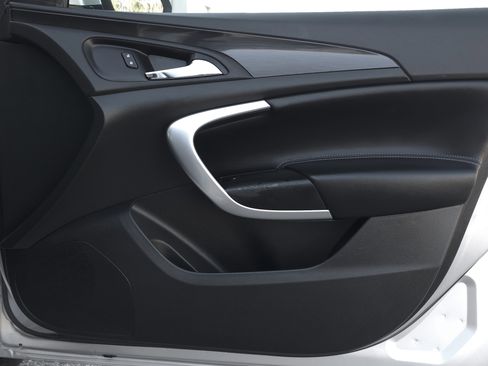 Used 2017 Buick Regal Sport Touring image 38