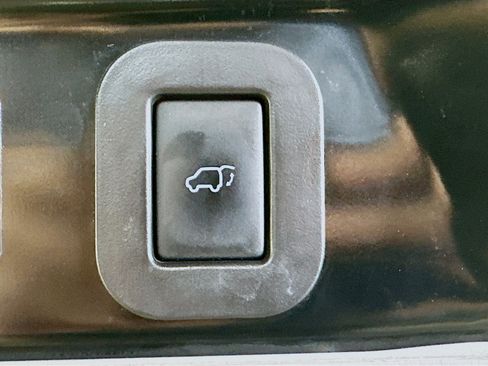 Used 2020 Toyota Sienna XLE image 26