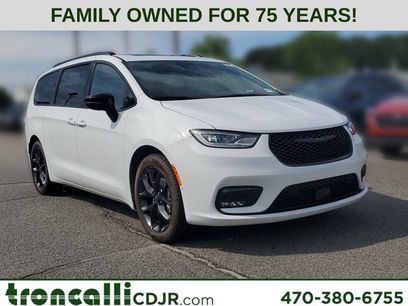 New 2026 Chrysler Pacifica Limited w/ S Appearance Package