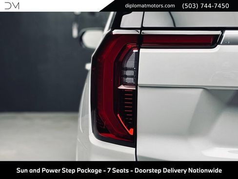 Used 2026 GMC Yukon Denali w/ Sun & Power Step Package AWD/4WD image 15