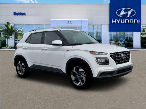 New 2026 Hyundai Venue SEL FWD image 10