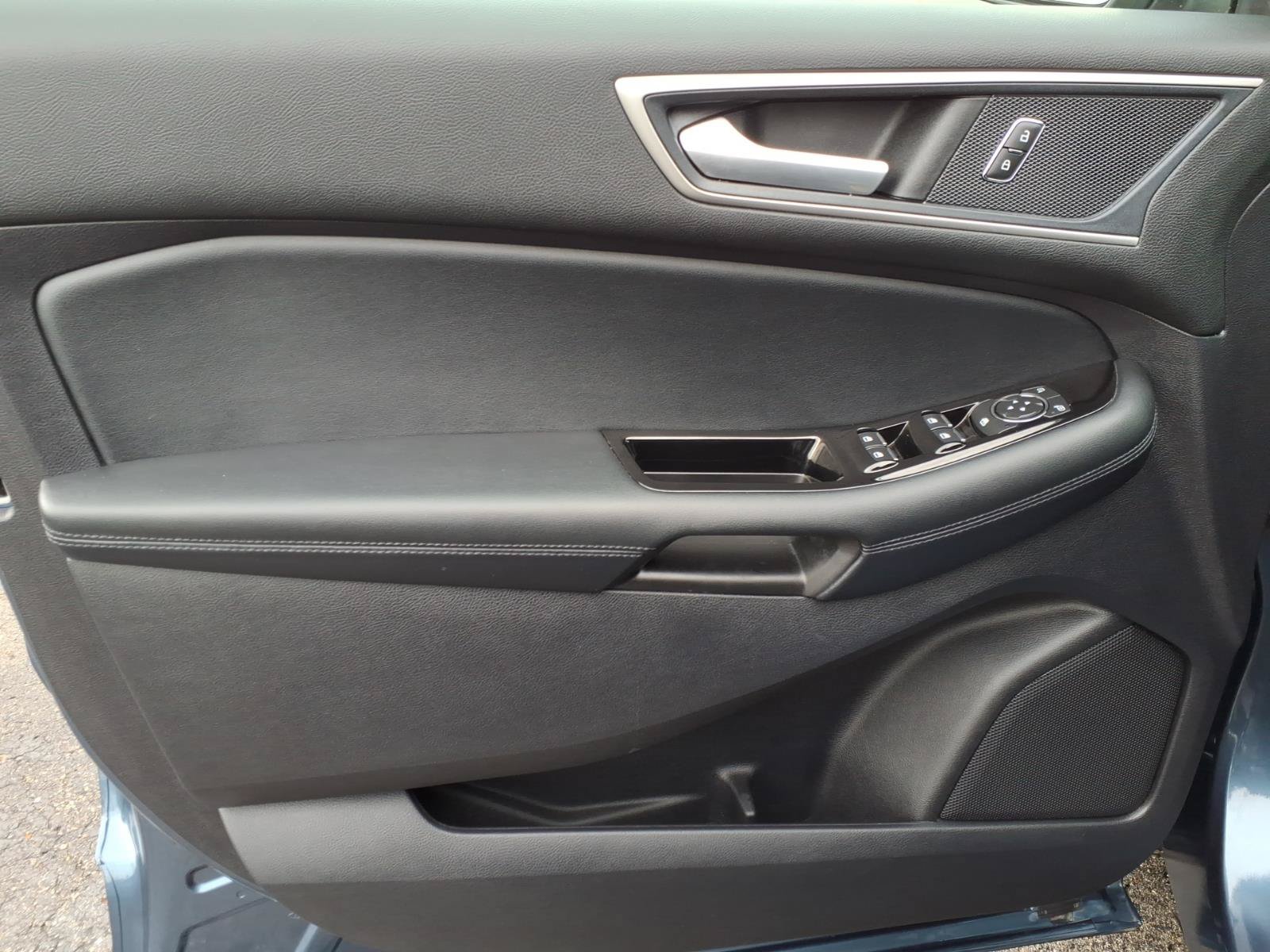 Used 2019 Ford Edge SEL w/ Equipment Group 201A FWD image 13