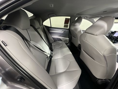 Used 2024 Toyota Camry SE image 29