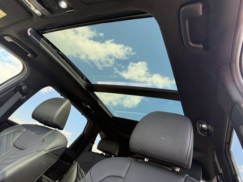 Used 2025 Kia Sorento SX Prestige image 18