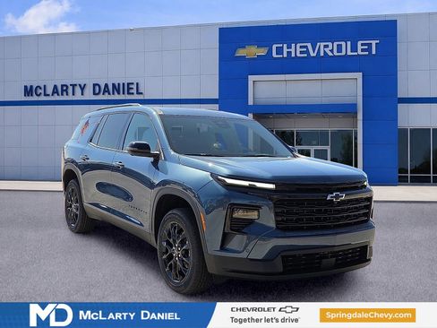 New 2026 Chevrolet Traverse LT w/ Enhanced Driving Package FWD image 1
