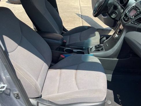Used 2016 Hyundai Elantra SE w/ Option Group 02 FWD image 14